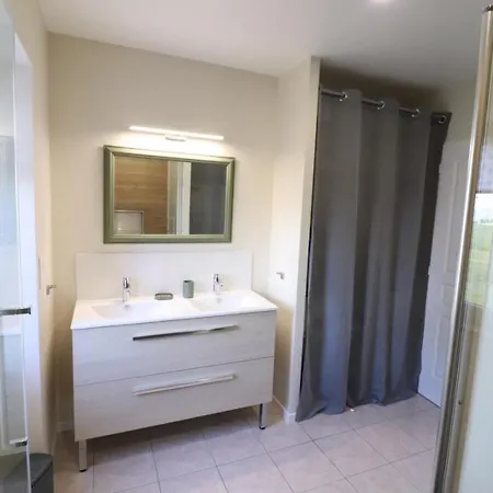 Maison De Caractere Renovee Avec Privatif A La Ferme, Proche Et Du Tolerme - Fr-1-742-135 Maurs